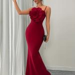 Robe moulante rouge à grand motif floral pour femmes, tendance et élégante